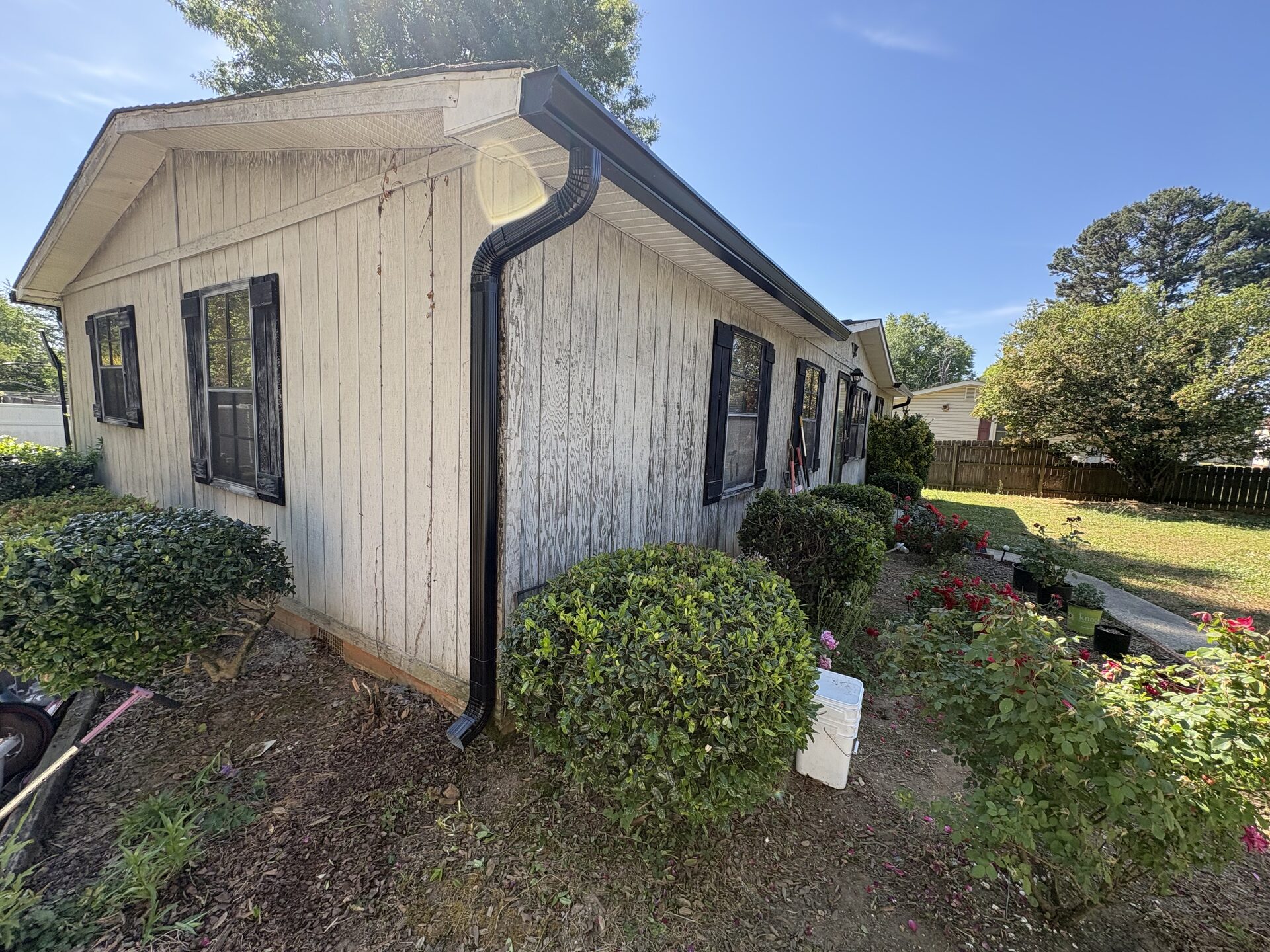 Seamless gutter installed on a Carolina home
